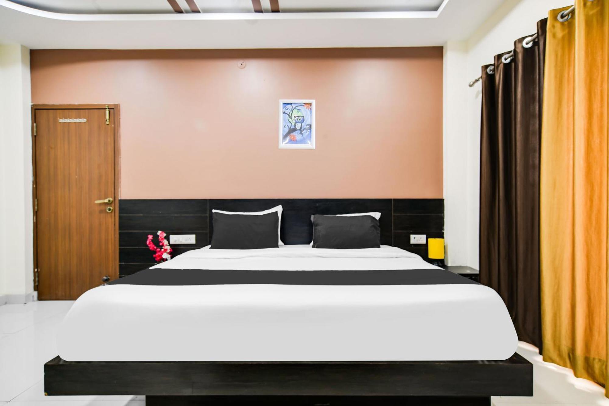 Super Collection O Indore Near Omax City 1 Kanadiya 외부 사진
