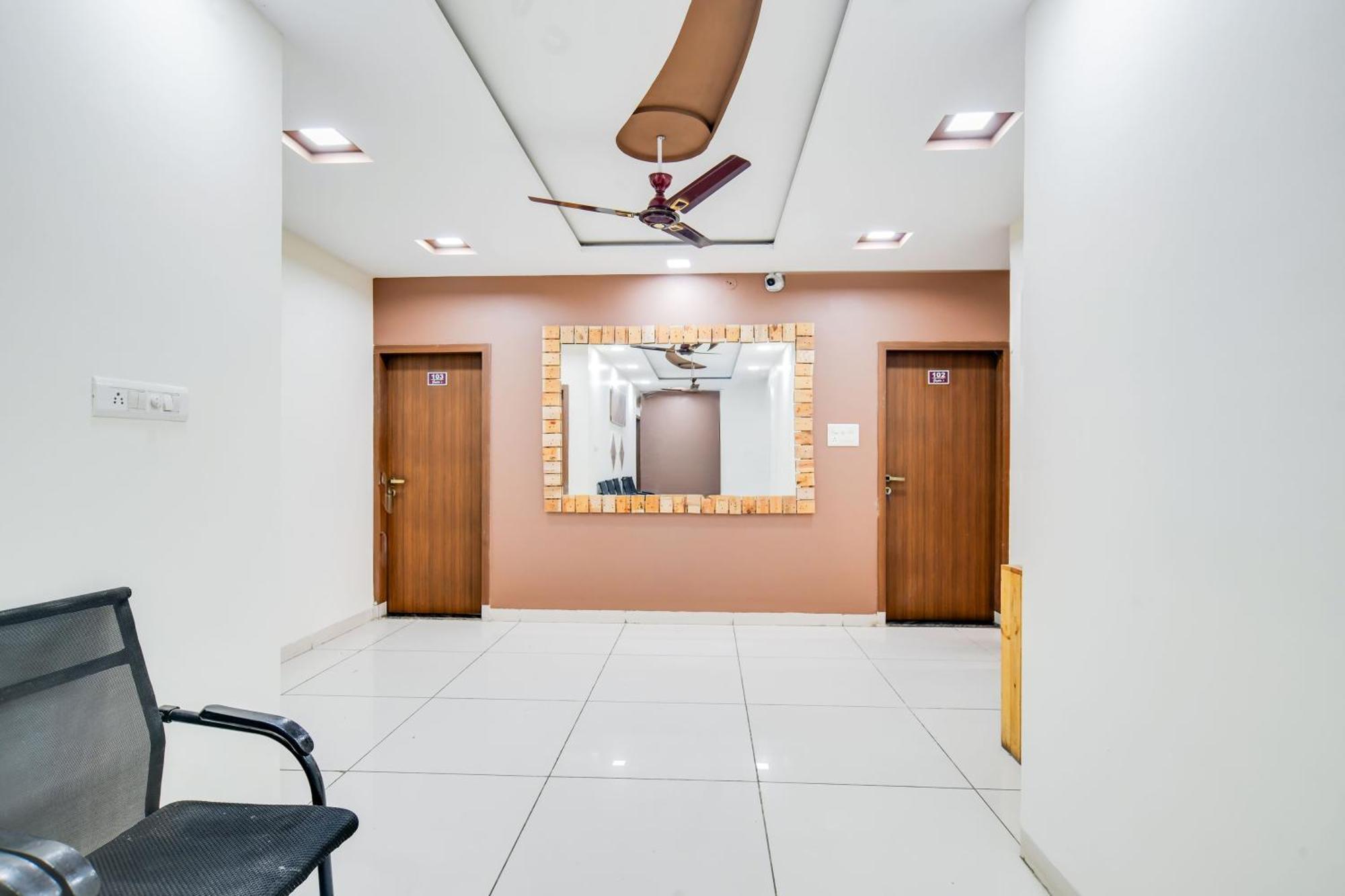 Super Collection O Indore Near Omax City 1 Kanadiya 외부 사진